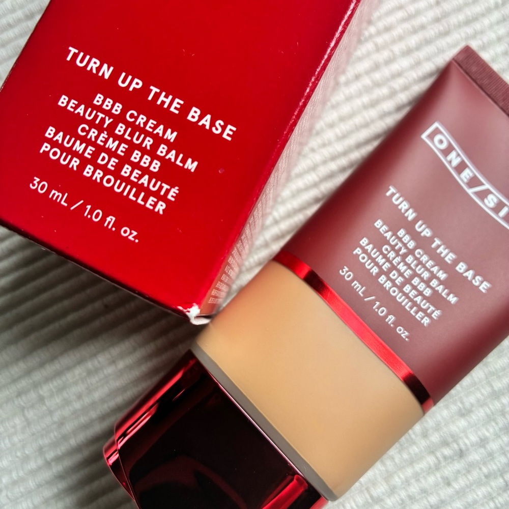ONE/SIZE TURN UP THE BASE
BLURRING FOUNDATION - medium 3